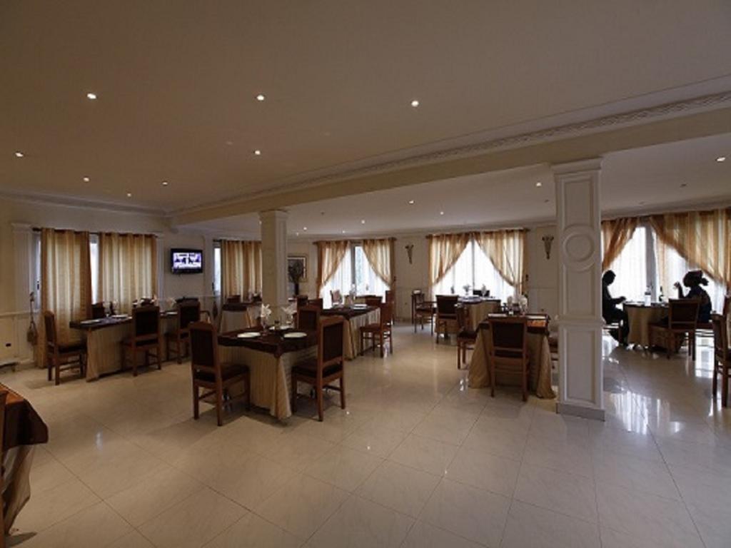 Hotel Palm Beach Пуэнт-Нуар Экстерьер фото